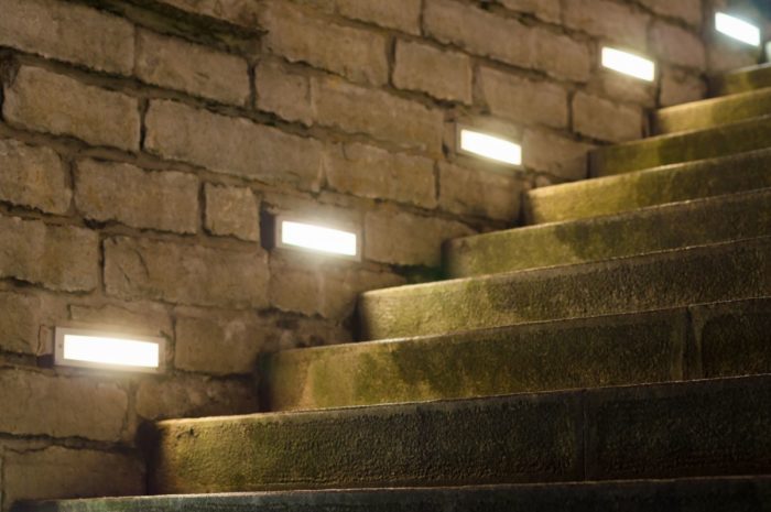 smartLEDs - Punktowe boczne podświetlenie (oświetlenie) LED schodów kamiennych